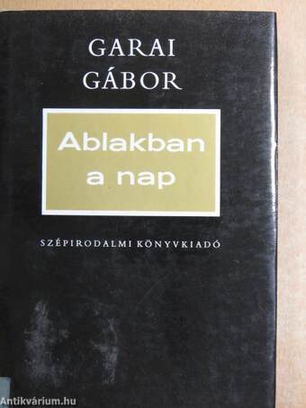 Ablakban a nap