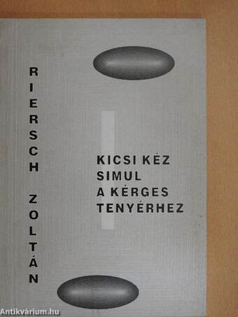 Kicsi kéz simul a kérges tenyérhez