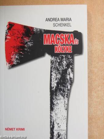 Macska és kölyke