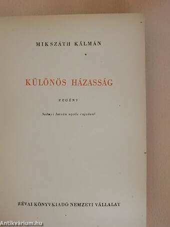 Különös házasság