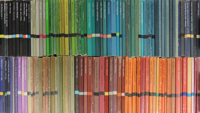 "120 kötet a Modern Könyvtár sorozatból (nem teljes sorozat)"
