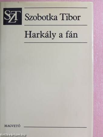 Harkály a fán