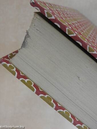 The Amazing Mrs. Pollifax/The Winds of War/The Runaways