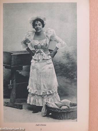 A Vígszinház negyven éve