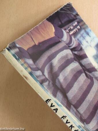 Éva Évkönyv '83