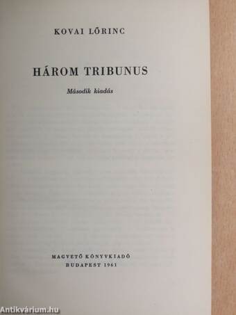 Három tribunus