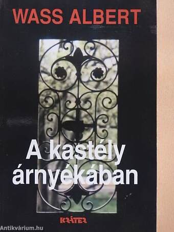 A kastély árnyékában