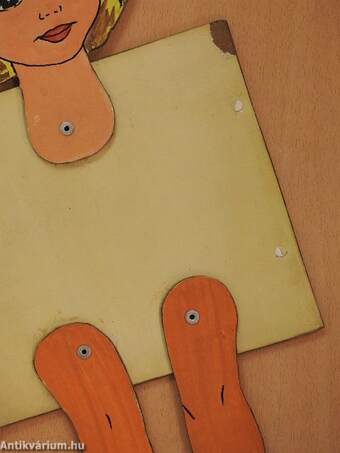 Panni (egyedi készítésű öltöztetőkönyv)