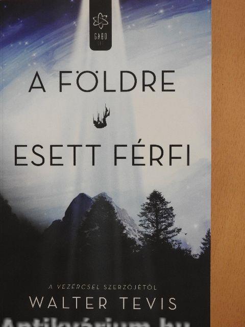 A földre esett férfi