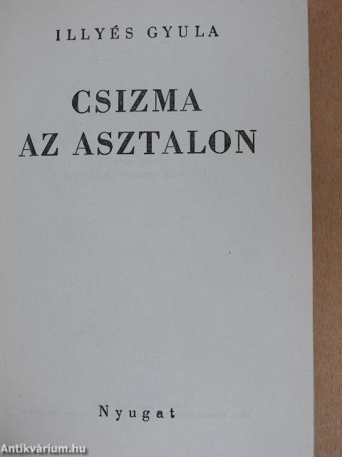 Csizma az asztalon