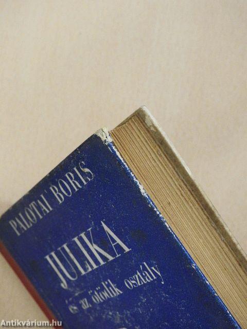 Julika és az ötödik osztály