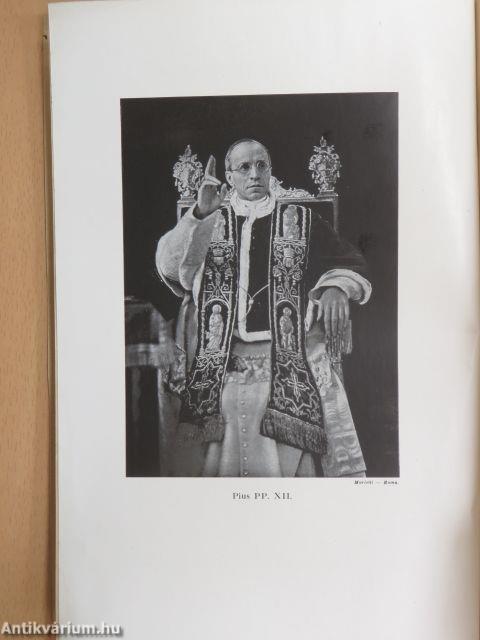 A kegyesrendiek vezetése alatt álló szegedi városi róm. kat. Dugonics András Gimnázium Évkönyve az 1941/42. iskolai évről