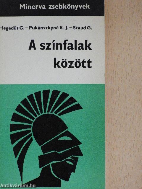 A színfalak között