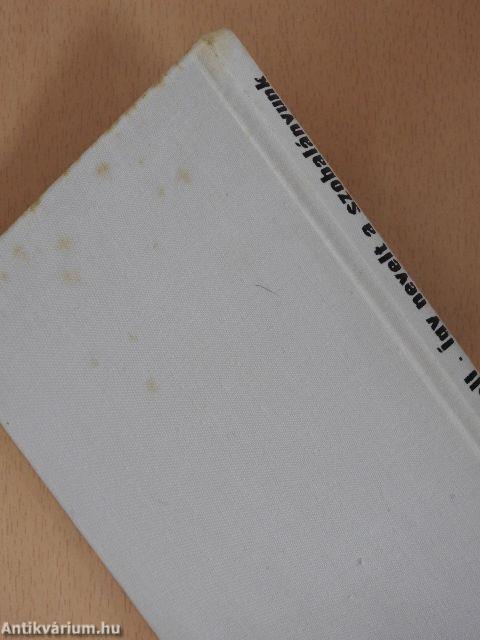 Így nevelt a szobalányunk