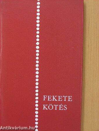 Fekete kötés