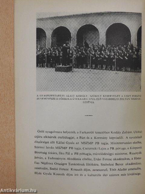 A Liszt Ferenc Zeneművészeti Főiskola évkönyve az 1966/67. tanévről