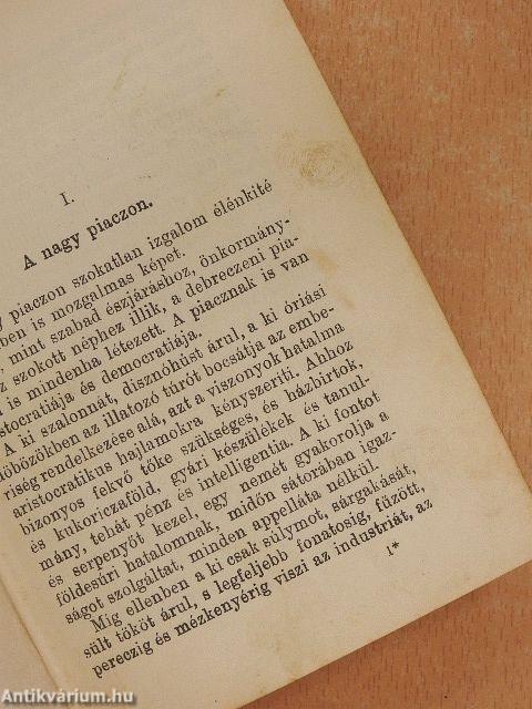 A debreczeni lunátikus/Egy ember, a ki mindent tud/Asszonyt kisér-Istent kisért