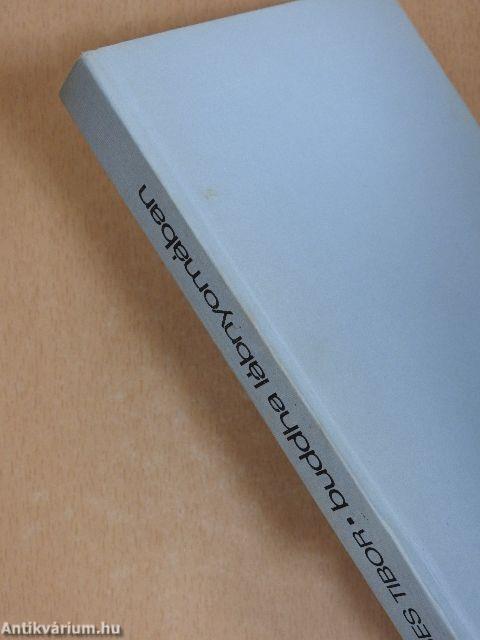 Buddha lábnyomában