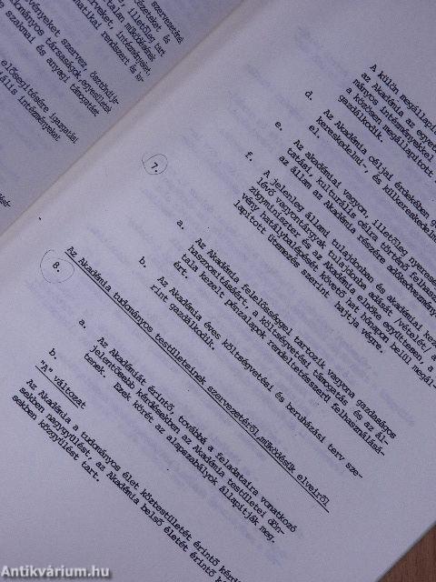 Elgondolások a Magyar Tudományos Akadémiáról szóló törvényre és a Magyar Tudományos Akadémia alapszabályaira