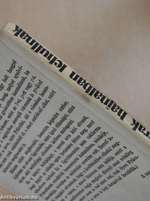 A virágmadarak hajnalban lehullnak