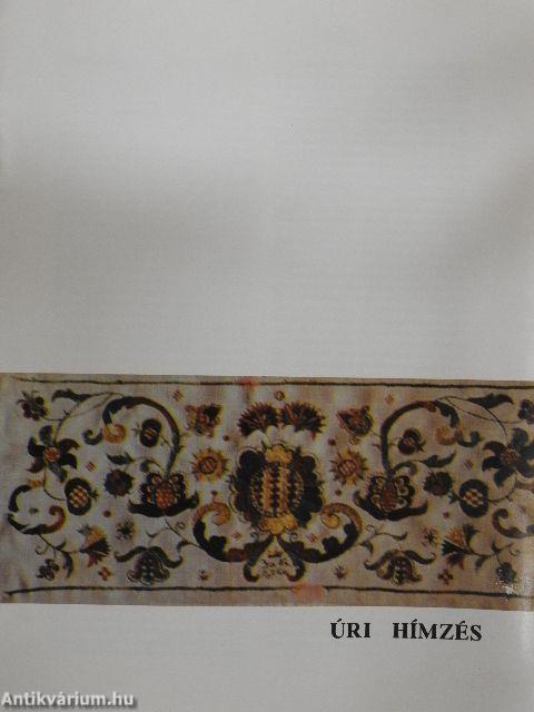 Magyar népi hímzések (Hímzőiskola) I-II.