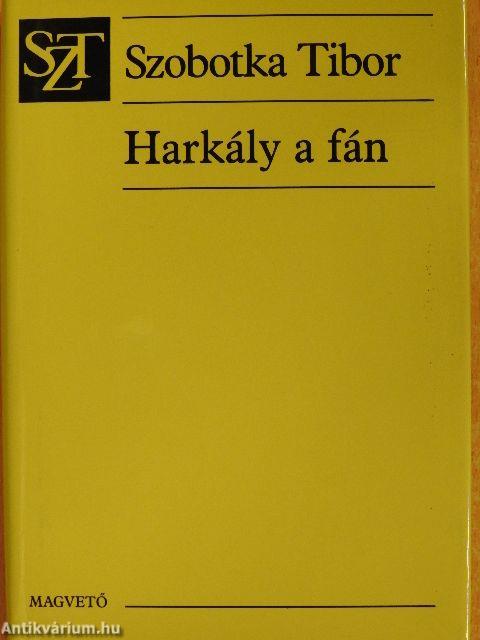 Harkály a fán