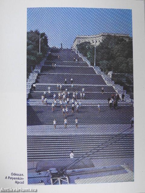 Szeretettel köszöntjük kedves magyar vendégeinket!