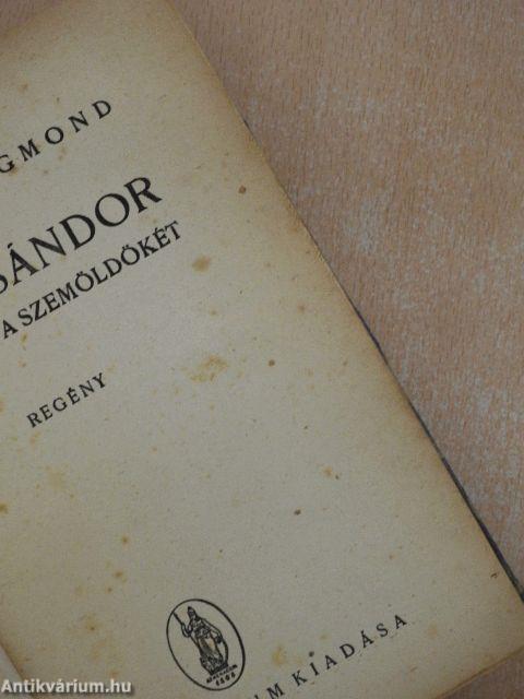 Rózsa Sándor összevonja a szemöldökét