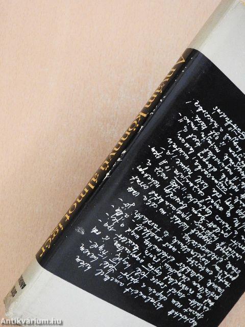 Anyám könnyű álmot ígér