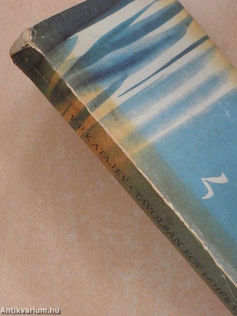 Távolban egy fehér vitorla