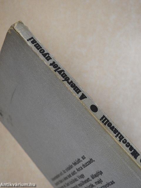 A merénylet nyomai
