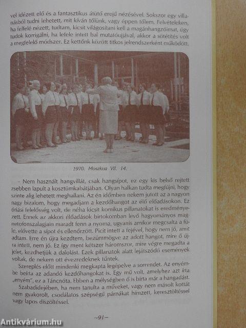 "Egy mindenkiért mindenki egyért"