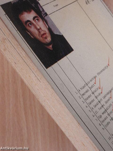 Szigorúan nyilvános