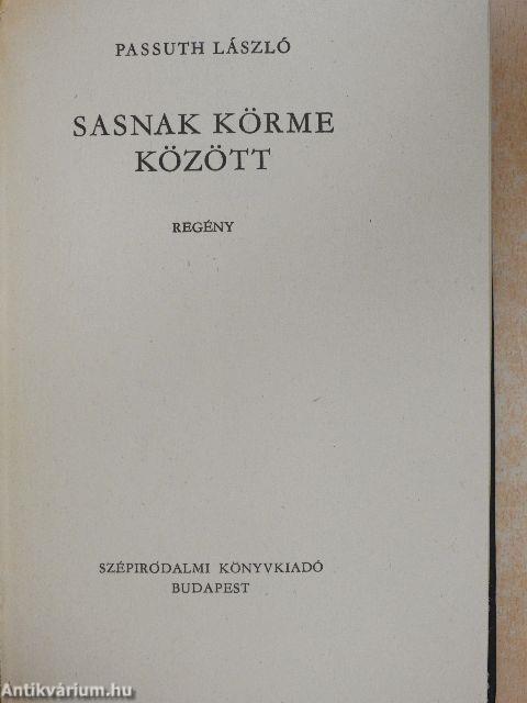 Sasnak körme között