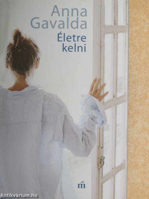 Életre kelni