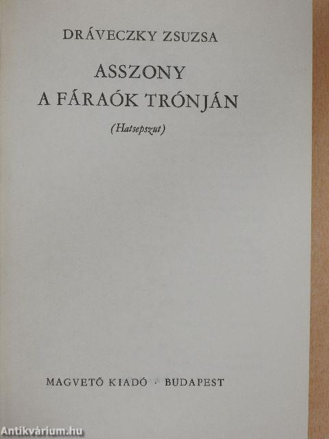 Asszony a fáraók trónján