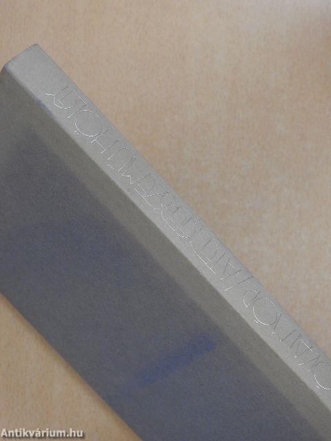 A tengerszemű hölgy