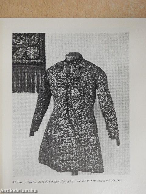 Három évszázad divatja