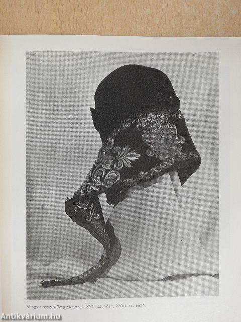 Három évszázad divatja