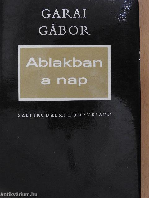 Ablakban a nap