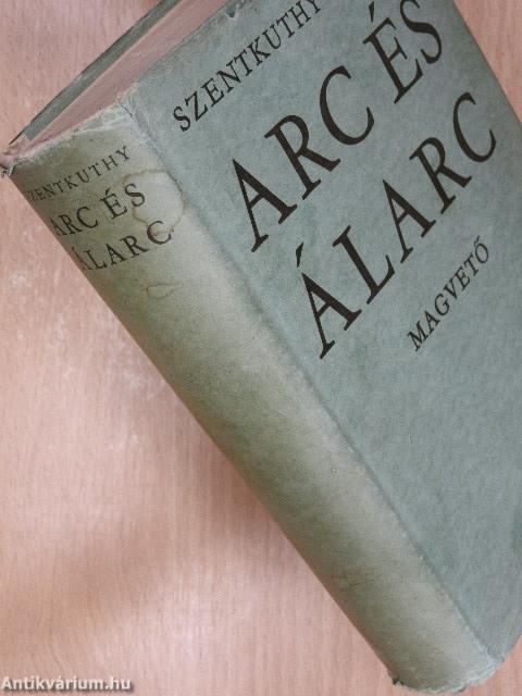 Arc és álarc