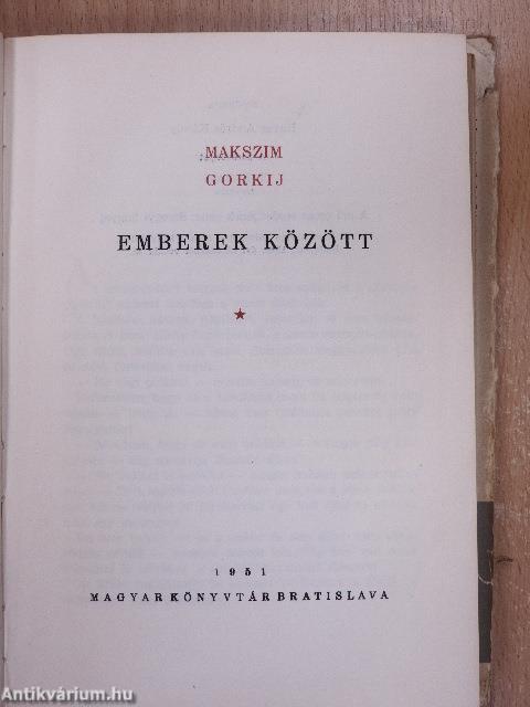 Emberek között