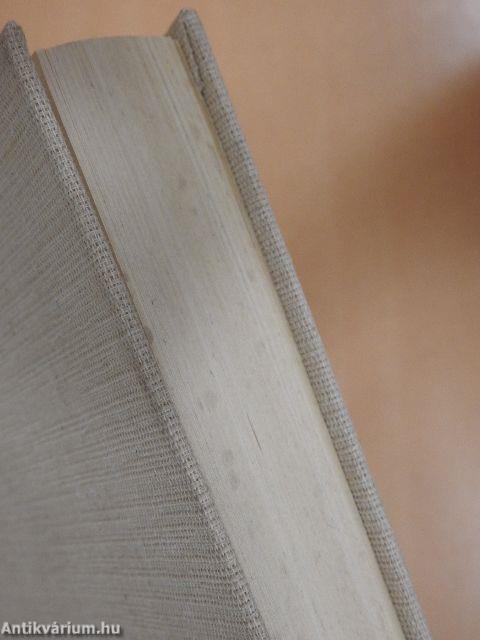 Száll a rege várról várra