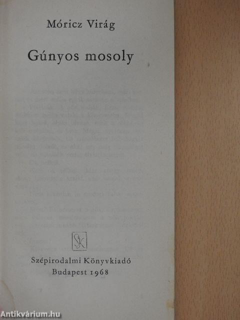 Gúnyos mosoly