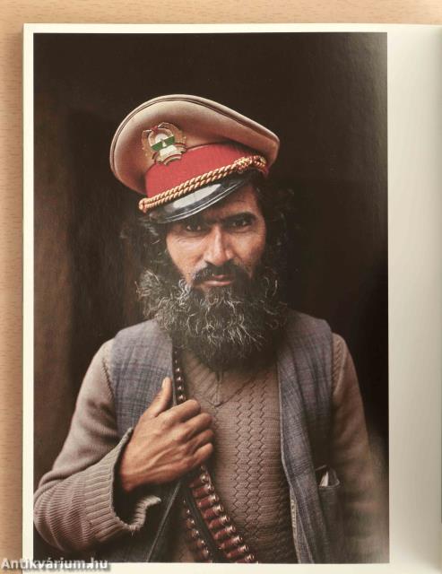 Taschen – The Complete Winter Program 2017-2018