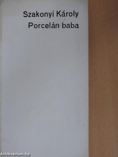 Porcelán baba (dedikált példány)