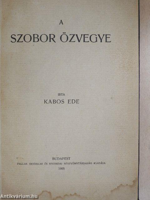 A szobor özvegye