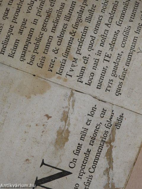C. Iulii Caesaris commentarii de bello gallico et civili