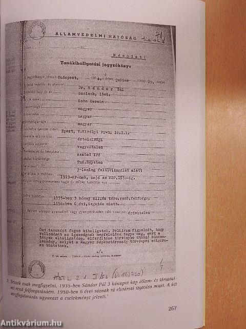 Az akasztófa két oldalán