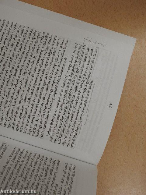 Hittan- és etikaoktatás